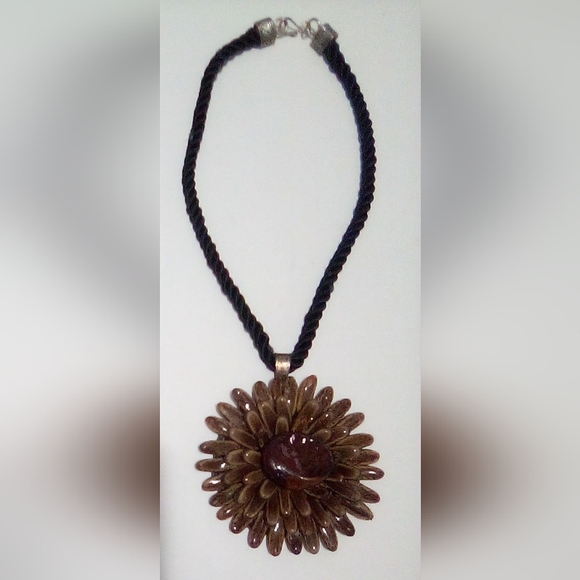 Hand Crafted Flower Necklace - Picture 1 of 10